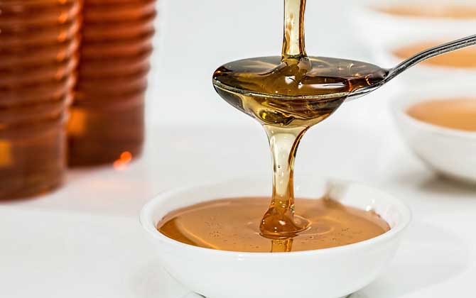 牛奶加蜂蜜可以丰胸吗？